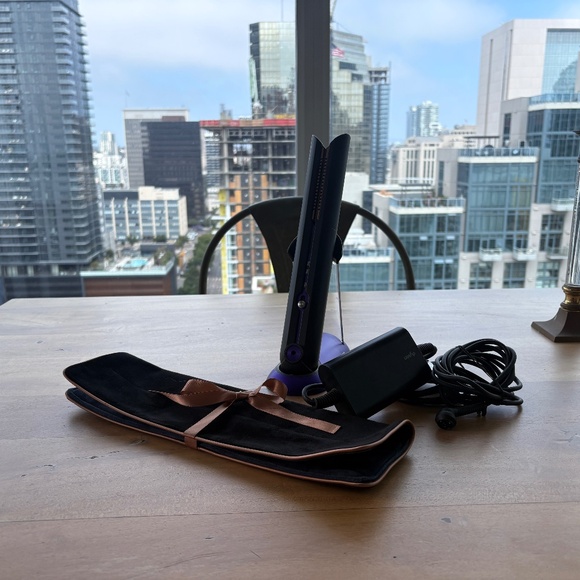 Dyson Corrale™ styler straightener (Black/Purple)